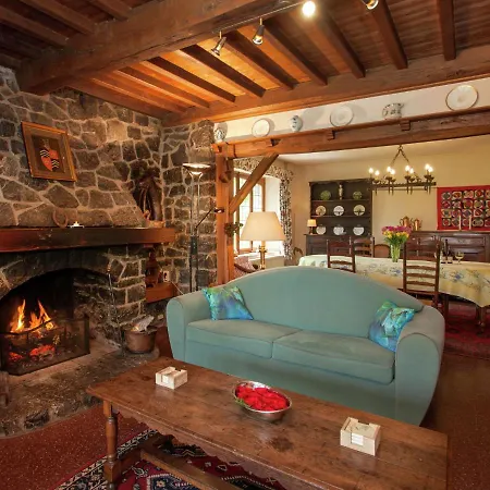 Beautiful Holiday With Garden Near Forest In Casa de Férias *