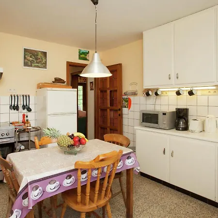 Casa de Férias Beautiful Holiday With Garden Near Forest In *